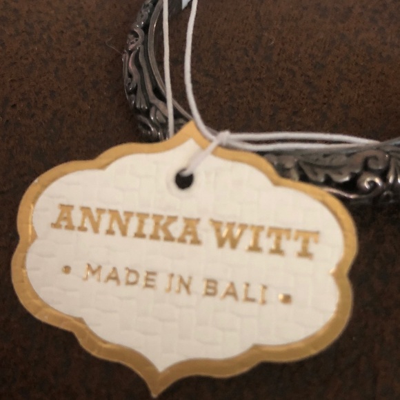 Elegant Silver and Blue Women's Bracelet - Picture 3 of 7